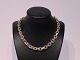 Heavy 925 sterling silver necklace in great vintage condition.
5000m2 udstilling.